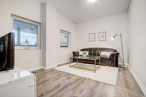 Photo 9 at 34 Patricia Avenue, Newtonbrook West, Toronto