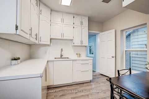 Photo 15 at 34 Patricia Avenue, Newtonbrook West, Toronto