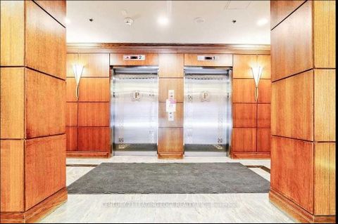 Photo 2 at 505 - 5 Michael Power Place, City Centre West, Toronto