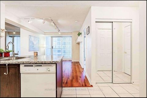 Photo 4 at 505 - 5 Michael Power Place, City Centre West, Toronto