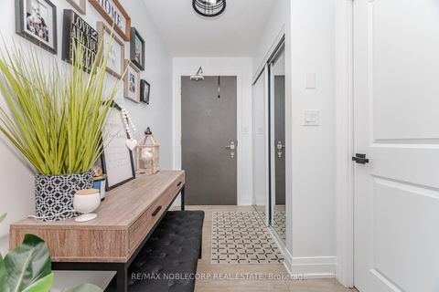 Photo 3 at 1505 - 3700 Highway 7 Road, Vaughan Corporate Centre, Vaughan