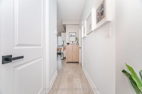 Photo 5 at 1505 - 3700 Highway 7 Road, Vaughan Corporate Centre, Vaughan