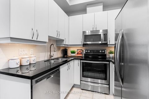 Photo 6 at 51 St Paul Street, Moss Park, Toronto