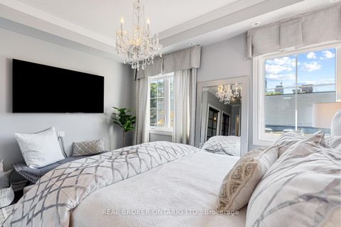 Photo 9 at 51 St Paul Street, Moss Park, Toronto