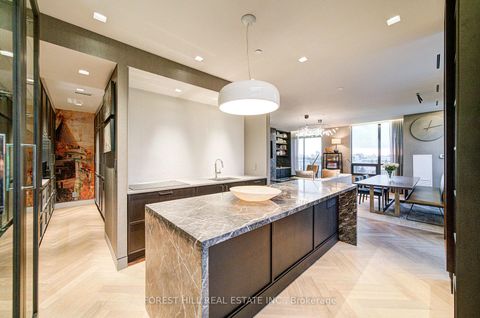 Photo 4 at 706 - 377 Madison Avenue, Casa Loma, Toronto