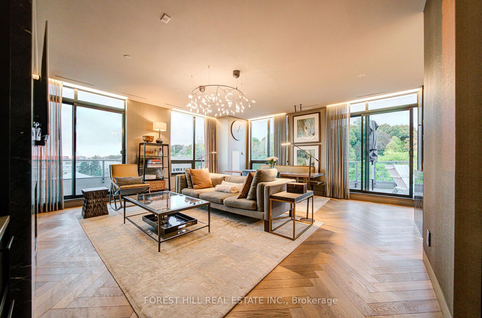 706 - 377 Madison Avenue, Casa Loma, Toronto 