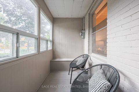 Photo 2 at 140 Strachan Avenue, Niagara, Toronto