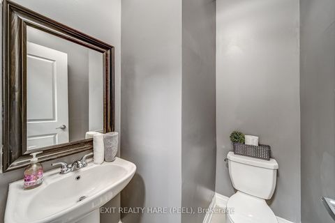 Photo 15 at 41 Poetry Drive, Vellore Village, Vaughan