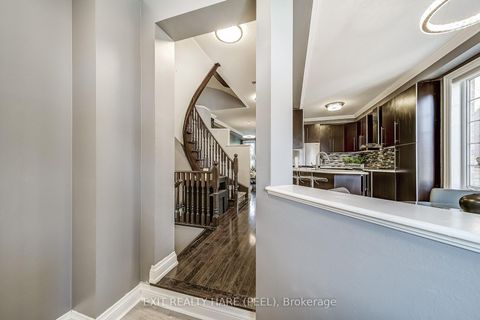Photo 16 at 41 Poetry Drive, Vellore Village, Vaughan