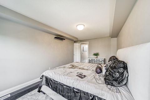 Photo 22 at 41 Poetry Drive, Vellore Village, Vaughan