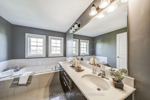 Photo 25 at 41 Poetry Drive, Vellore Village, Vaughan