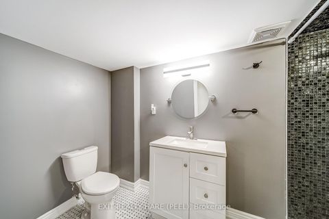 Photo 42 at 41 Poetry Drive, Vellore Village, Vaughan