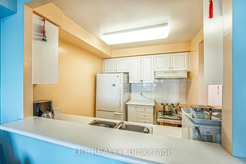 Photo 15 at 1003 - 5001 Finch Avenue E, Agincourt North, Toronto
