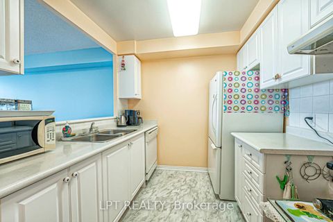 Photo 16 at 1003 - 5001 Finch Avenue E, Agincourt North, Toronto