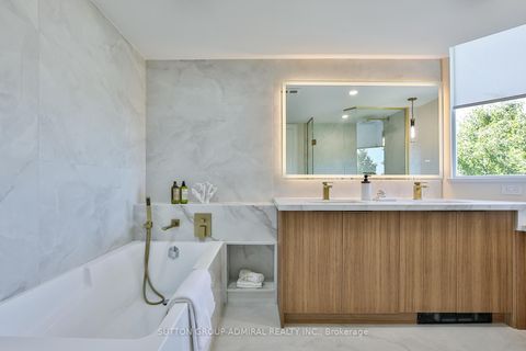 Photo 16 at 610 - 7250 Yonge Street, Yorkhill, Vaughan