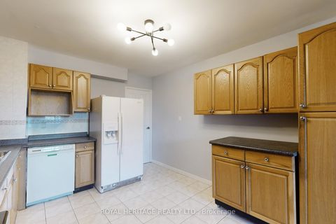 Photo 13 at 301 - 3 Massey Square, Crescent Town, Toronto