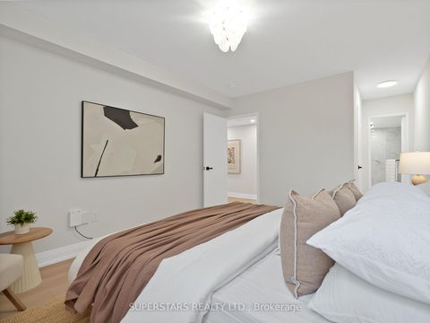 Photo 12 at 704 - 820 Burnhamthorpe Road, Markland Wood, Toronto