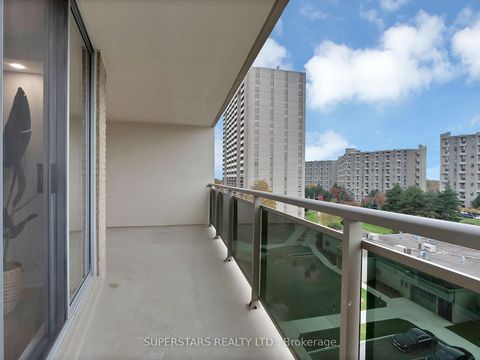 Photo 20 at 704 - 820 Burnhamthorpe Road, Markland Wood, Toronto