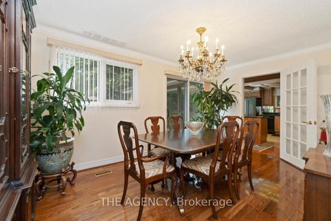 Photo 5 at 178 Millpond Court, Mill Pond, Richmond Hill