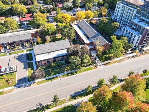 Photo 4 at 1 - 4357 Bloor Street W, Markland Wood, Toronto