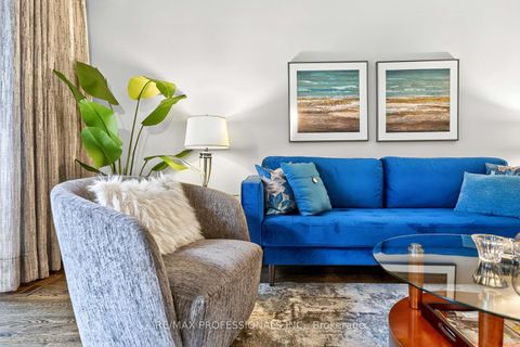 Photo 12 at 1 - 4357 Bloor Street W, Markland Wood, Toronto