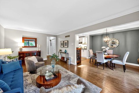 Photo 13 at 1 - 4357 Bloor Street W, Markland Wood, Toronto
