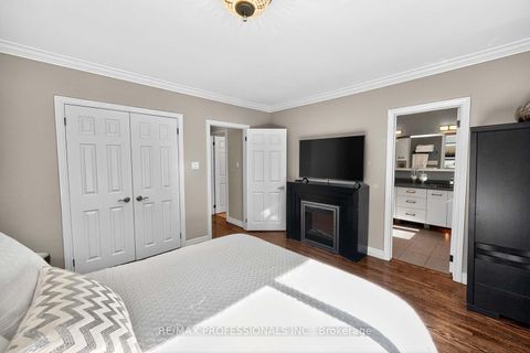 Photo 25 at 1 - 4357 Bloor Street W, Markland Wood, Toronto