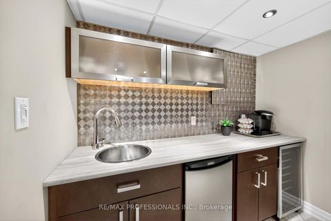 Photo 38 at 1 - 4357 Bloor Street W, Markland Wood, Toronto