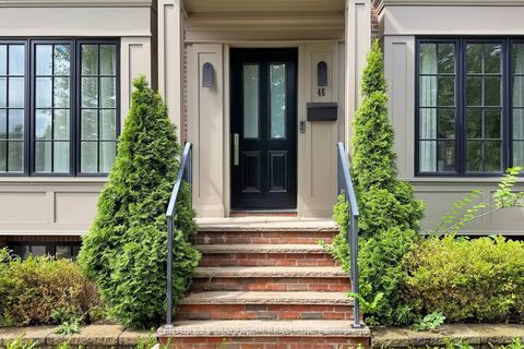 Photo 2 at 46 Elmsthorpe Avenue, Forest Hill South, Toronto