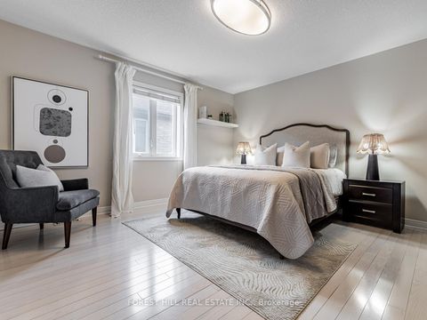 Photo 15 at 134 Royal Palm Drive, Yorkhill, Vaughan