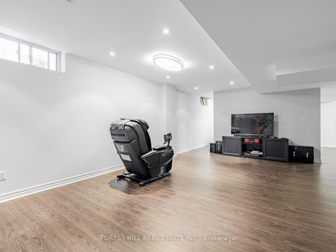 Photo 19 at 134 Royal Palm Drive, Yorkhill, Vaughan