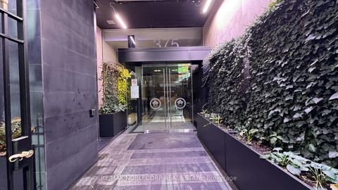 Photo 4 at 810 - 375 King Street W, Waterfront Communities C1, Toronto