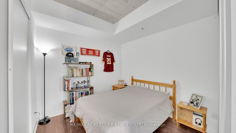 Photo 13 at 810 - 375 King Street W, Waterfront Communities C1, Toronto