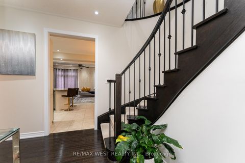 Photo 4 at 2120 Fiddlers Way, WM Westmount, Oakville