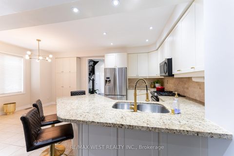 Photo 8 at 2120 Fiddlers Way, WM Westmount, Oakville