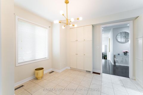 Photo 11 at 2120 Fiddlers Way, WM Westmount, Oakville