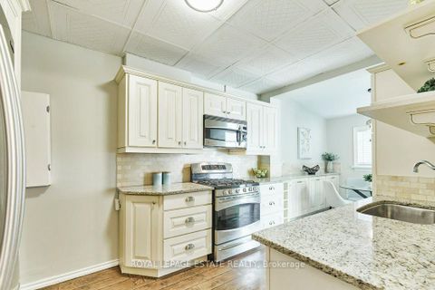 Photo 10 at 44 Birchmount Road, Cliffside, Toronto