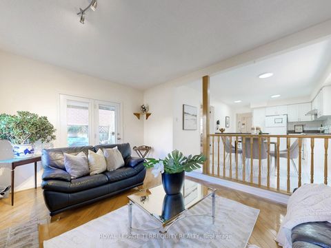 Photo 12 at 16 Audrelane Court, Milliken, Toronto