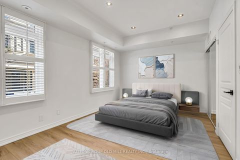 Photo 2 at 29 - 78 Carr Street, Chinatown, Toronto