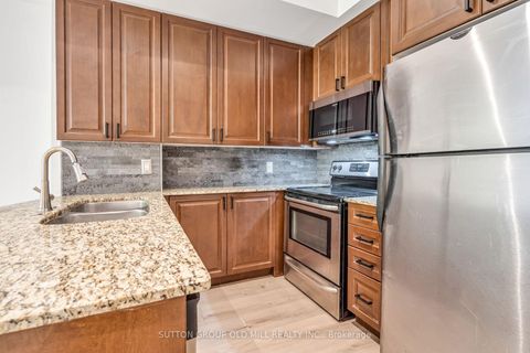 Photo 14 at 29 - 78 Carr Street, Chinatown, Toronto