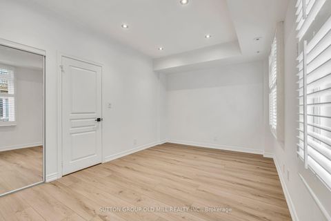 Photo 21 at 29 - 78 Carr Street, Chinatown, Toronto