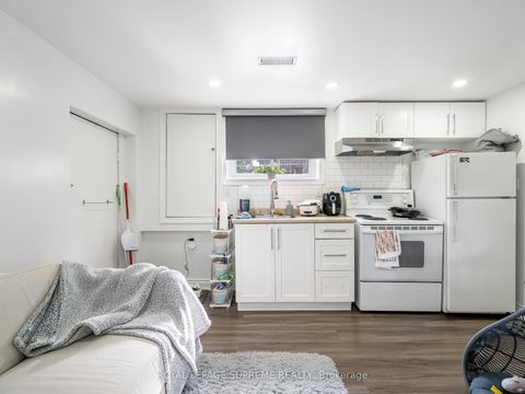 Photo 39 at 40 Cartwright Avenue, Glen Park, Toronto