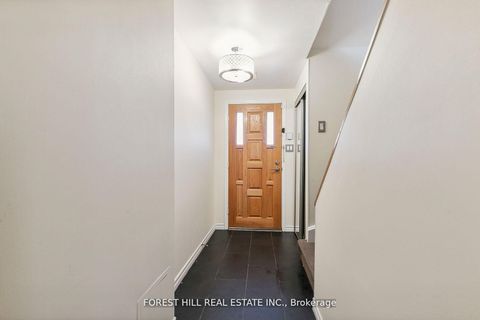 Photo 2 at 86 Village Greenway, Henry Farm, Toronto