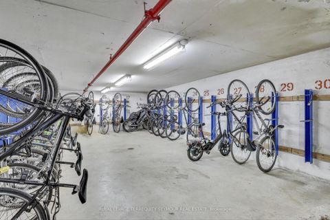 Photo 23 at 448 - 139 Merton Street, Mount Pleasant West, Toronto