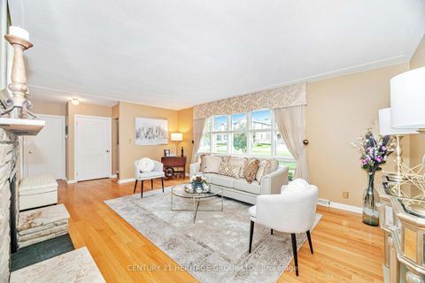 Photo 5 at 22 Poplar Drive, Oak Ridges, Richmond Hill