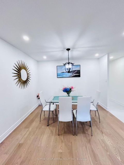 Photo 9 at 23 Hildenboro Square, L'Amoreaux, Toronto