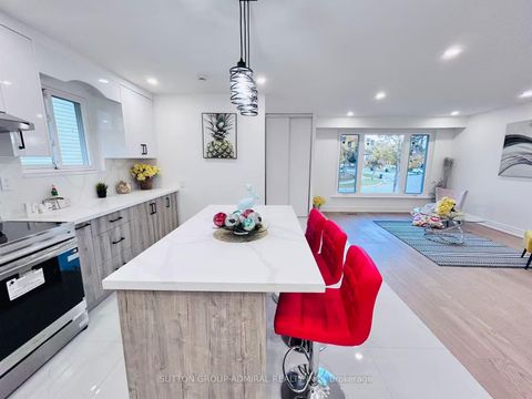 Photo 12 at 23 Hildenboro Square, L'Amoreaux, Toronto