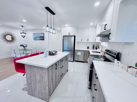 Photo 13 at 23 Hildenboro Square, L'Amoreaux, Toronto