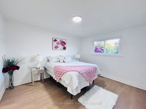 Photo 14 at 23 Hildenboro Square, L'Amoreaux, Toronto