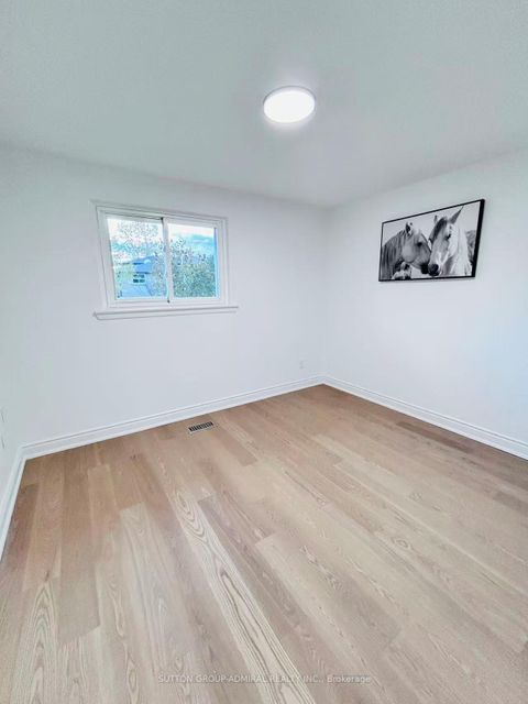 Photo 18 at 23 Hildenboro Square, L'Amoreaux, Toronto